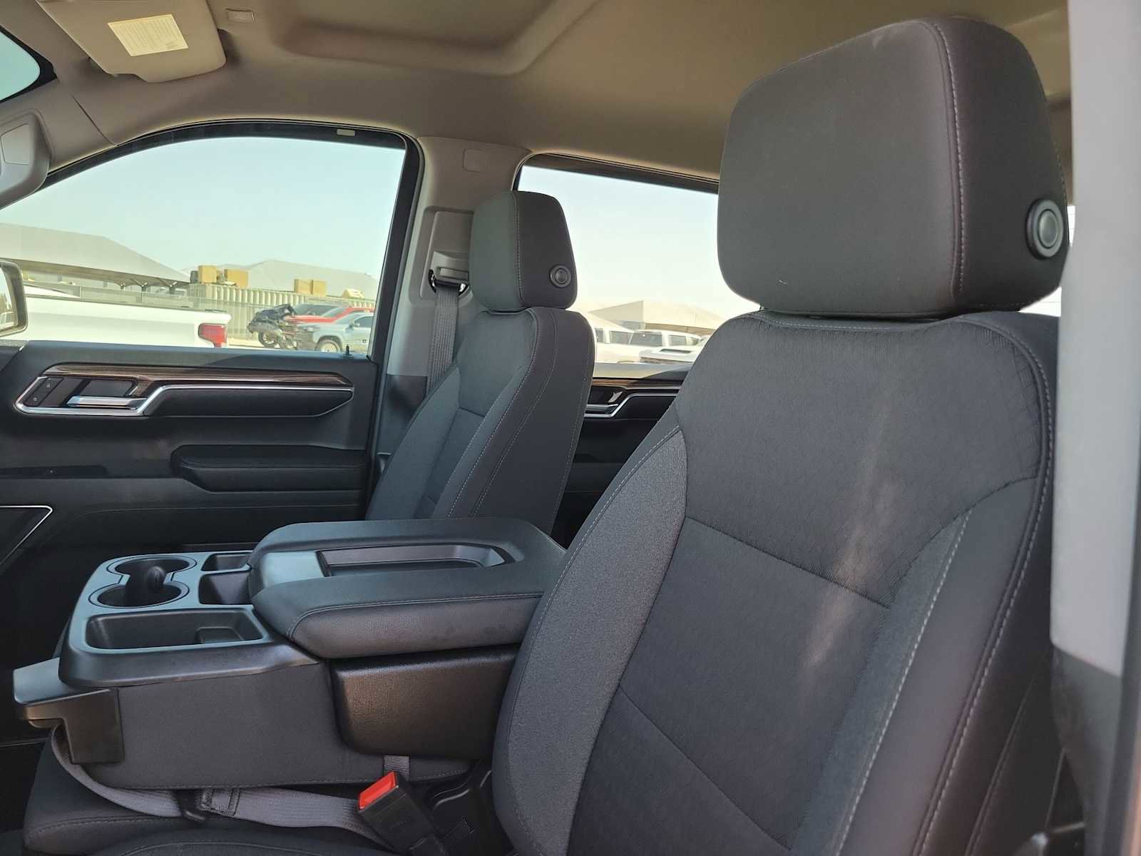 Used 2023 Chevrolet Silverado 1500 LT AWD/4WD image 15