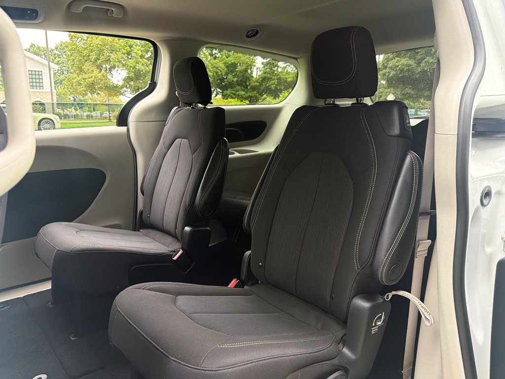 Used 2023 Chrysler Voyager LX FWD image 19