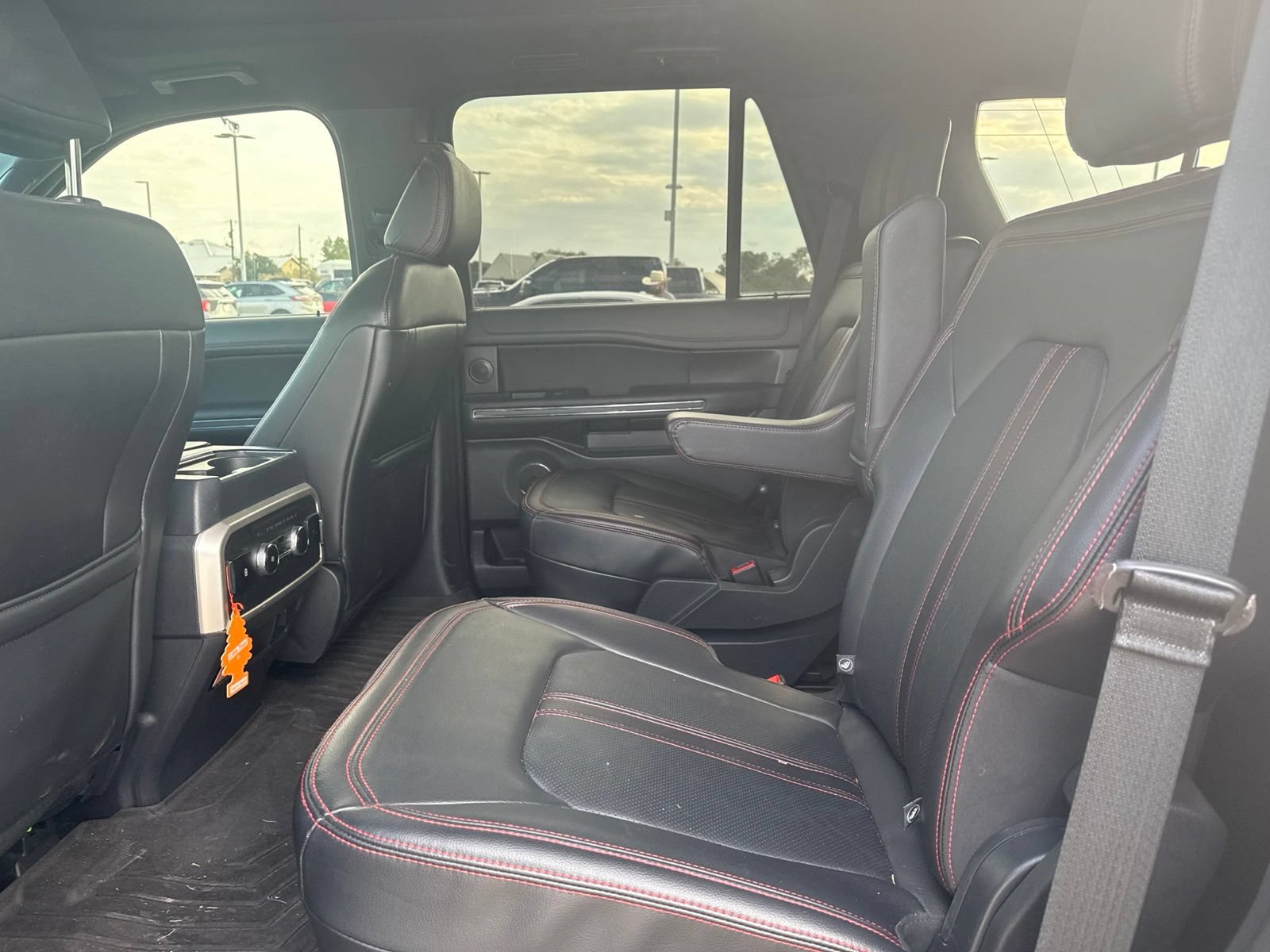 Used 2024 Ford Expedition Limited RWD image 9