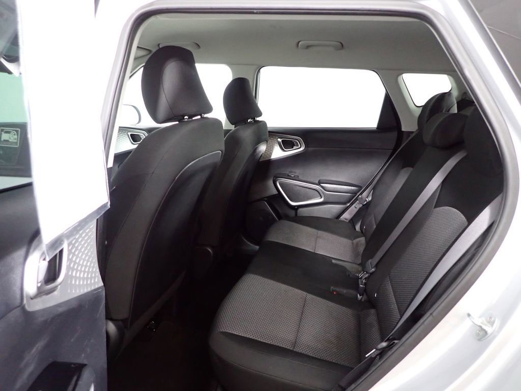 Used 2020 Kia Soul LX image 26