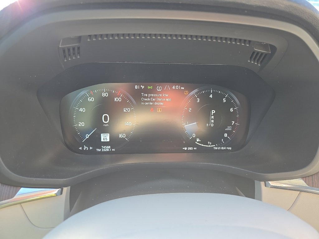Used 2021 Volvo XC60 T5 Momentum AWD/4WD image 9