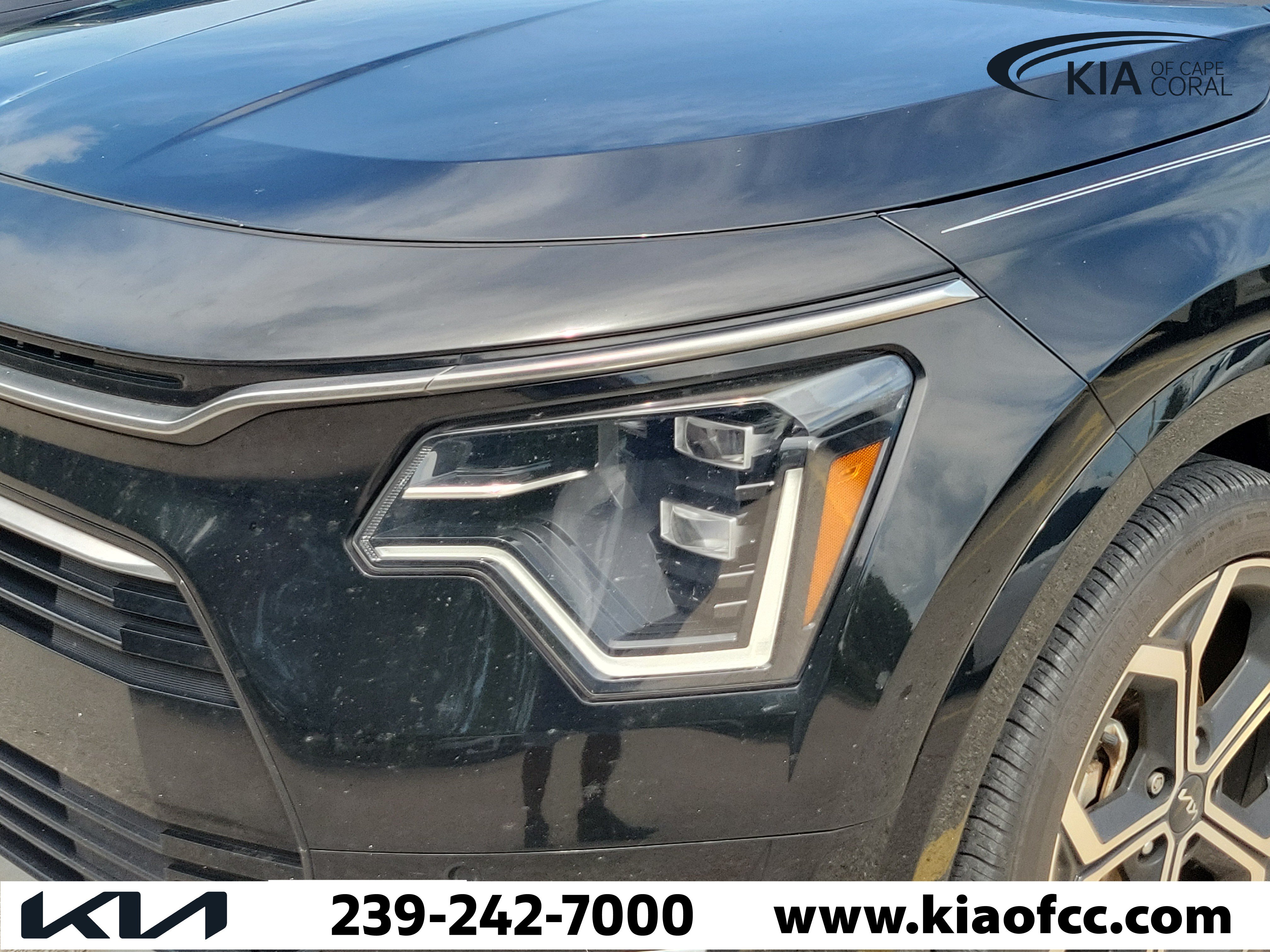 Certified 2023 Kia Niro SX Touring FWD image 5