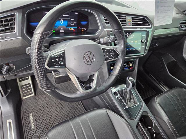 Certified 2022 Volkswagen Tiguan SE R-Line FWD image 11