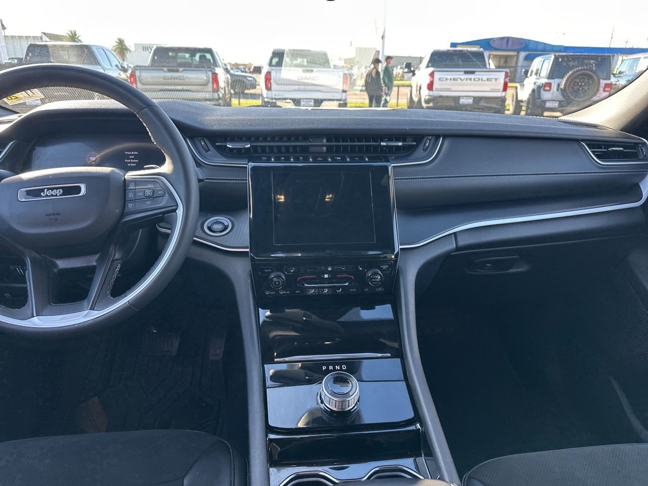 Used 2023 Jeep Grand Cherokee L Laredo image 10