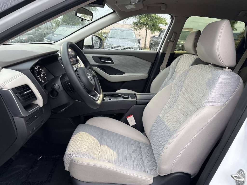 Used 2023 Nissan Rogue SV AWD/4WD image 10