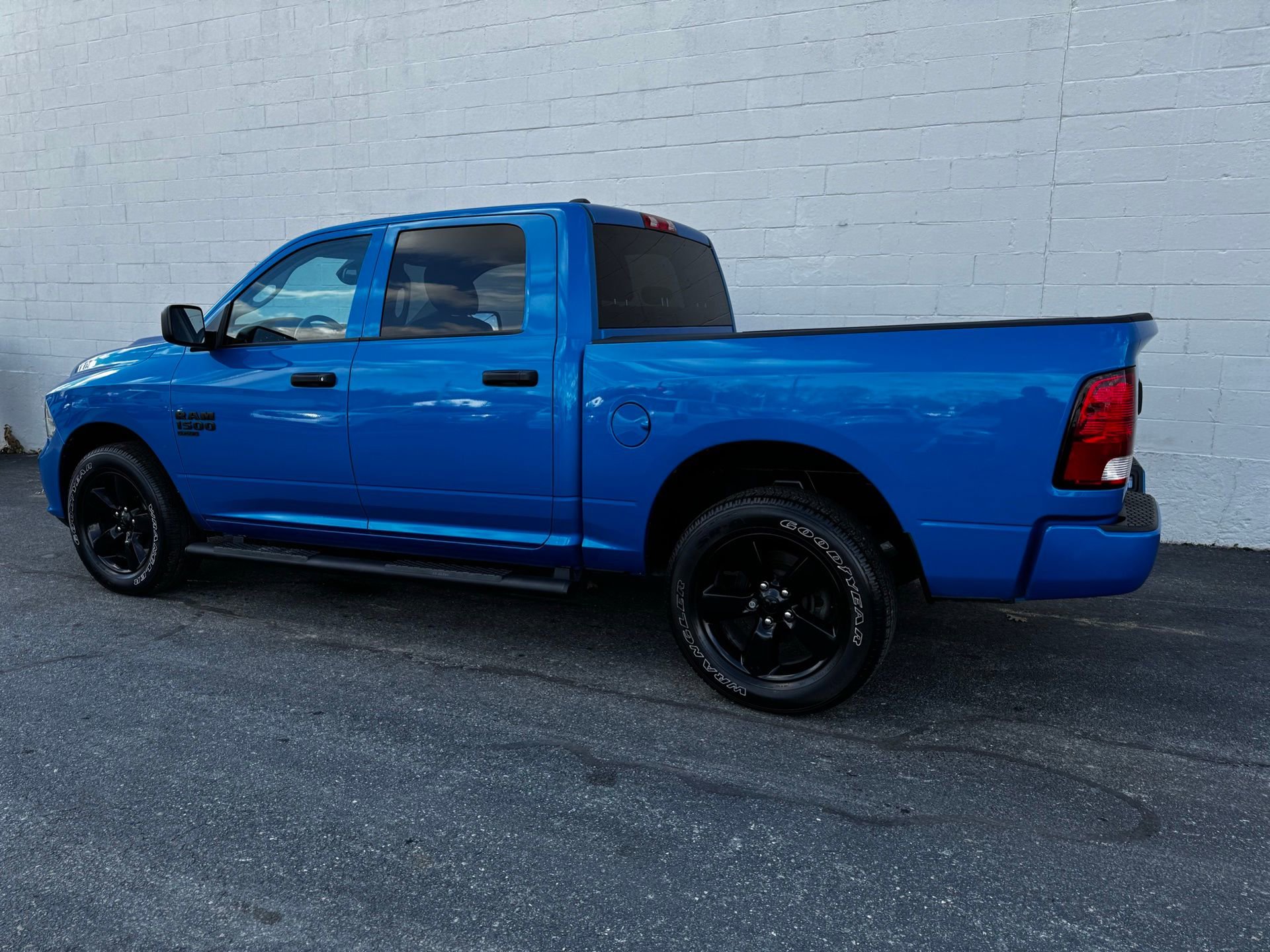 Used 2023 RAM 1500 Express w/ Wheel & Sound Group image 3