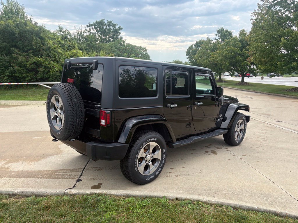 Used 2017 Jeep Wrangler Unlimited Sahara AWD/4WD image 9