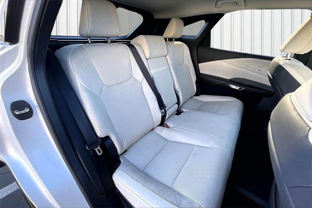 Used 2024 Lexus RX 450h AWD w/ Luxury Package image 20