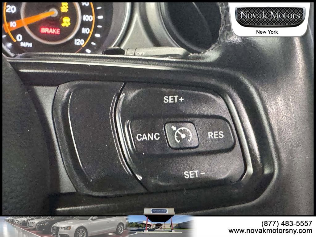 Used 2023 Jeep Wrangler Willys AWD/4WD image 17