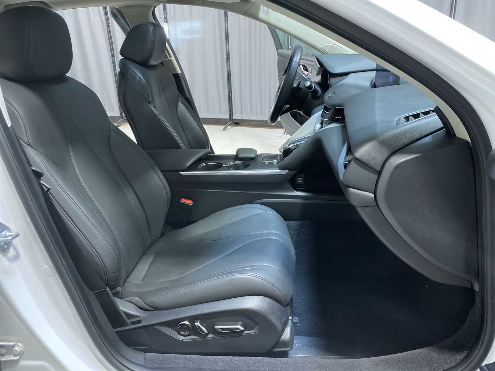 Used 2023 Acura TLX FWD image 14