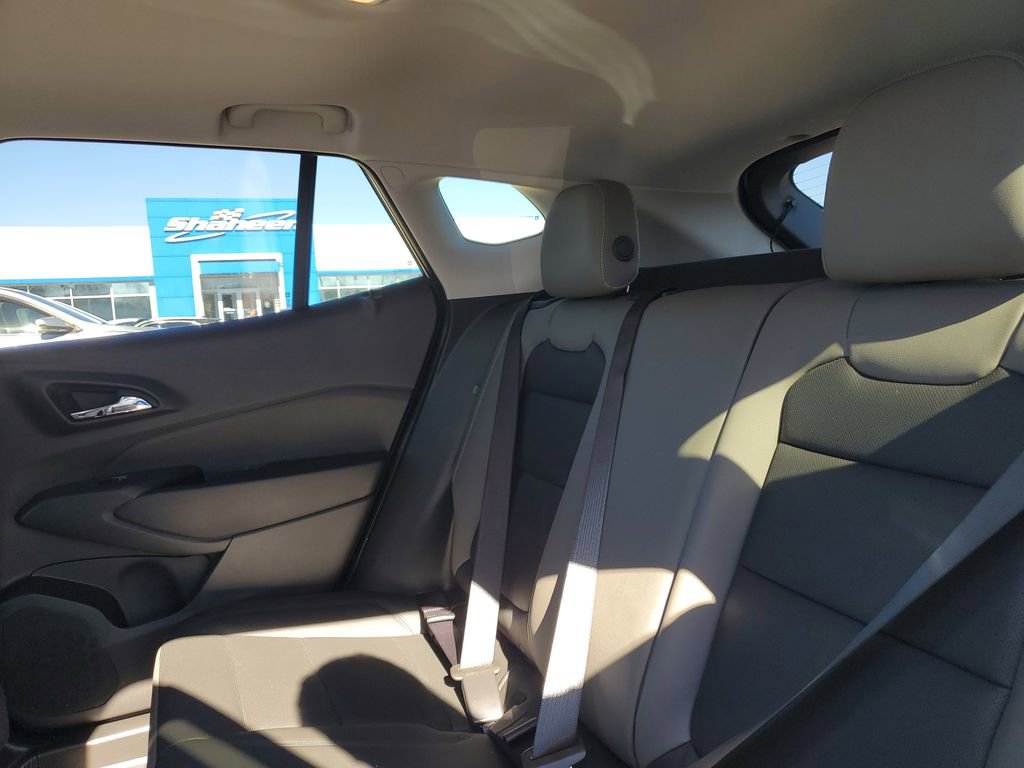 Used 2025 Chevrolet Trax ACTIV w/ Sunroof Package image 33