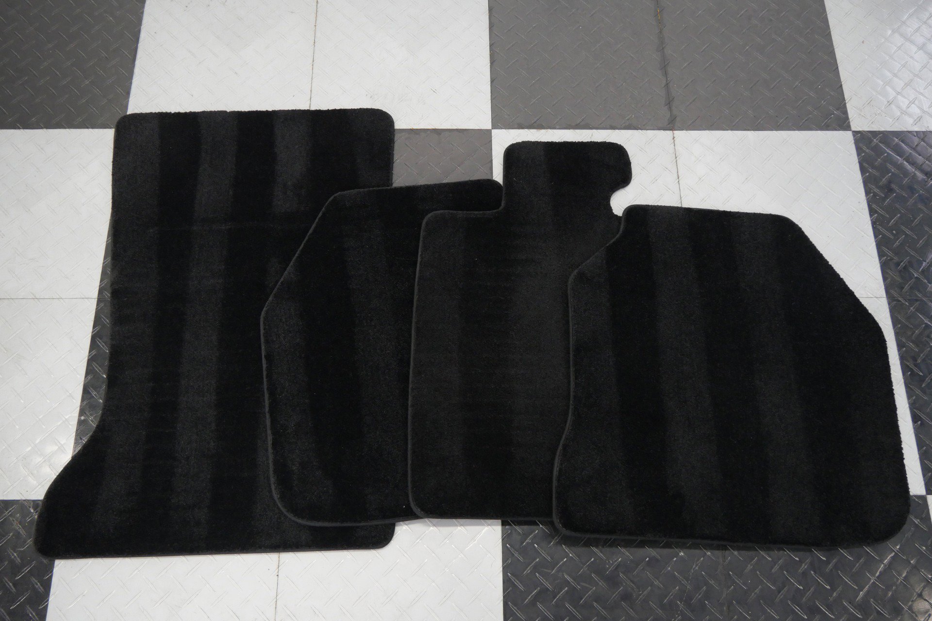 Used 2013 Rolls-Royce Ghost image 32