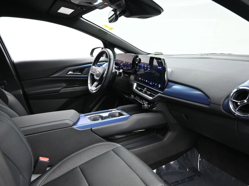 Used 2025 Chevrolet Equinox EV LT w/ Convenience Package image 11