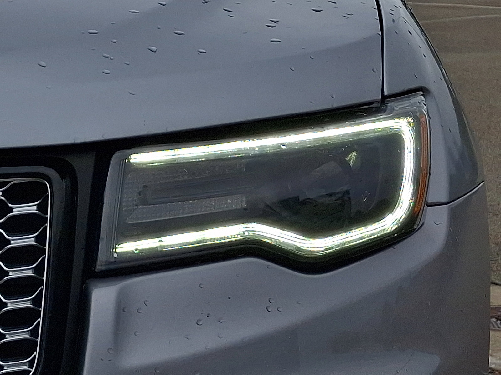Used 2020 Jeep Grand Cherokee Altitude AWD/4WD image 9