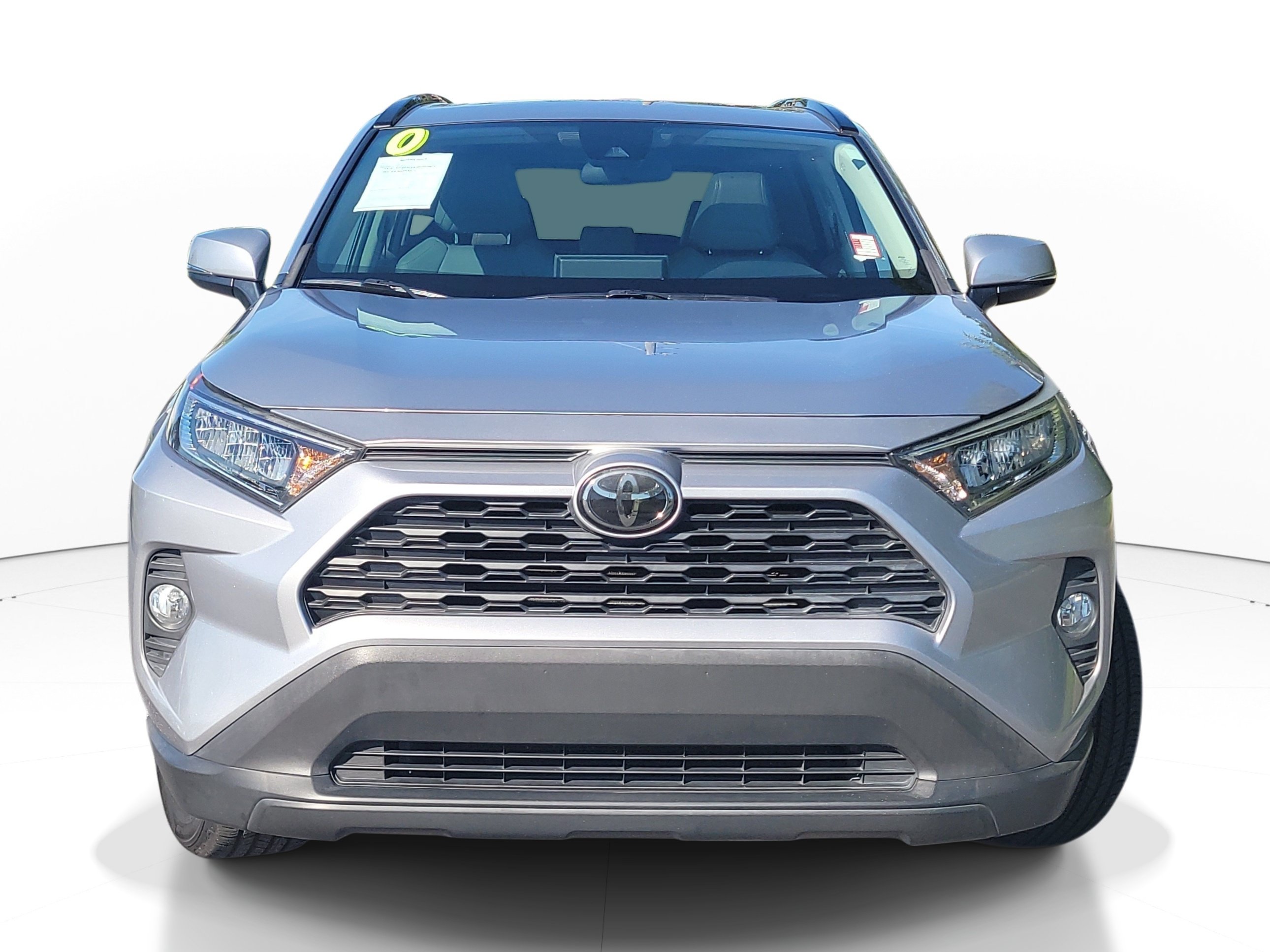 Used 2020 Toyota RAV4 XLE Premium FWD image 2