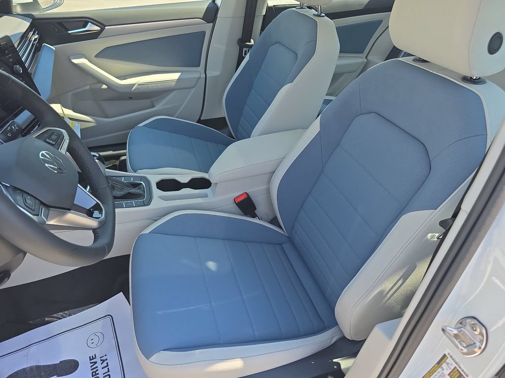 New 2026 Volkswagen Jetta SE FWD image 12
