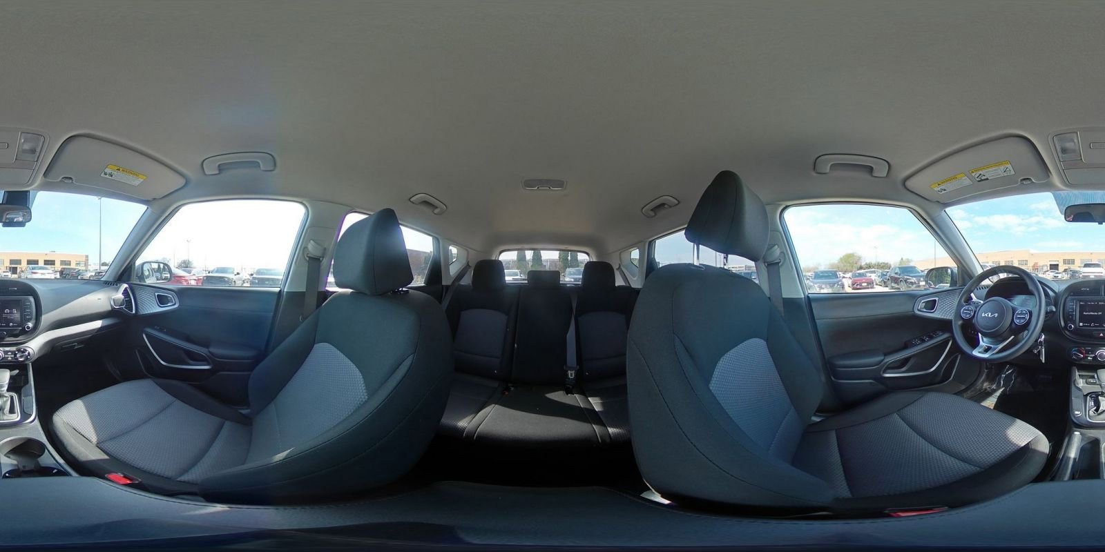 Used 2025 Kia Soul LX w/ LX Technology Package FWD image 40