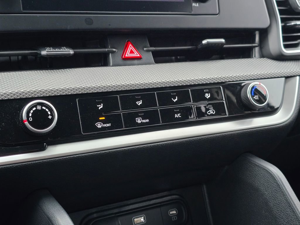 Certified 2024 Kia Sportage LX image 34