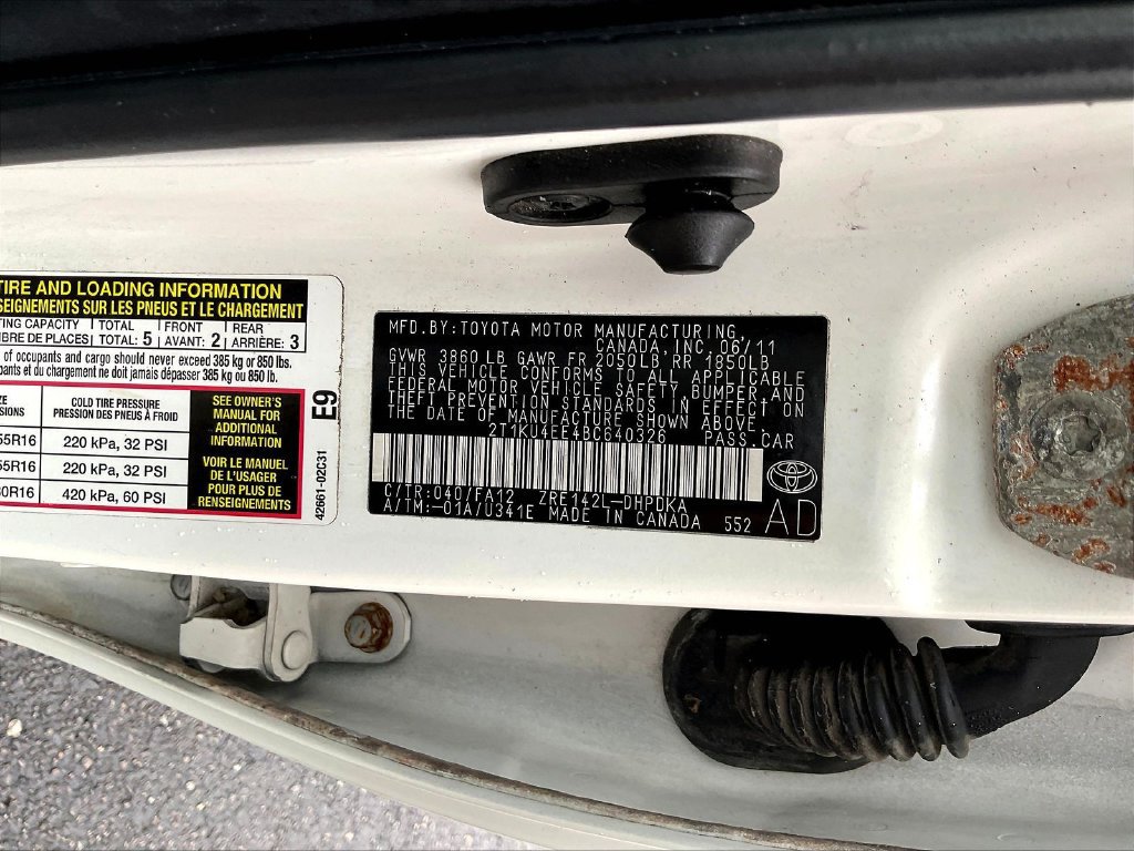 Used 2011 Toyota Matrix FWD image 18