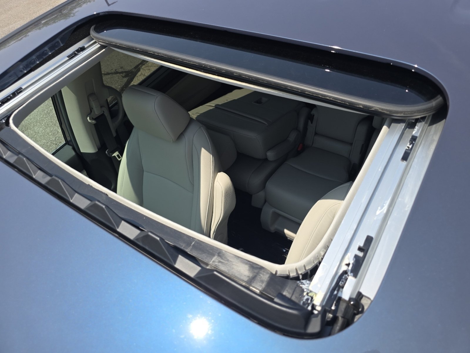 New 2026 Honda Odyssey EX-L image 3