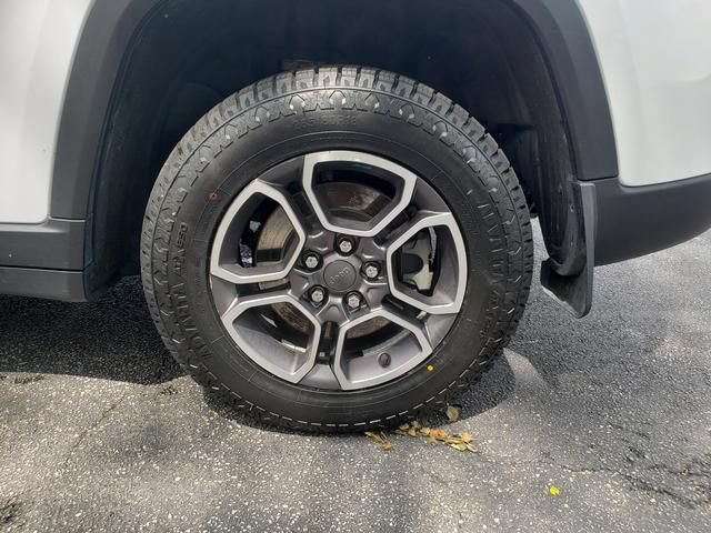 Used 2022 Jeep Grand Cherokee Trailhawk AWD/4WD image 20