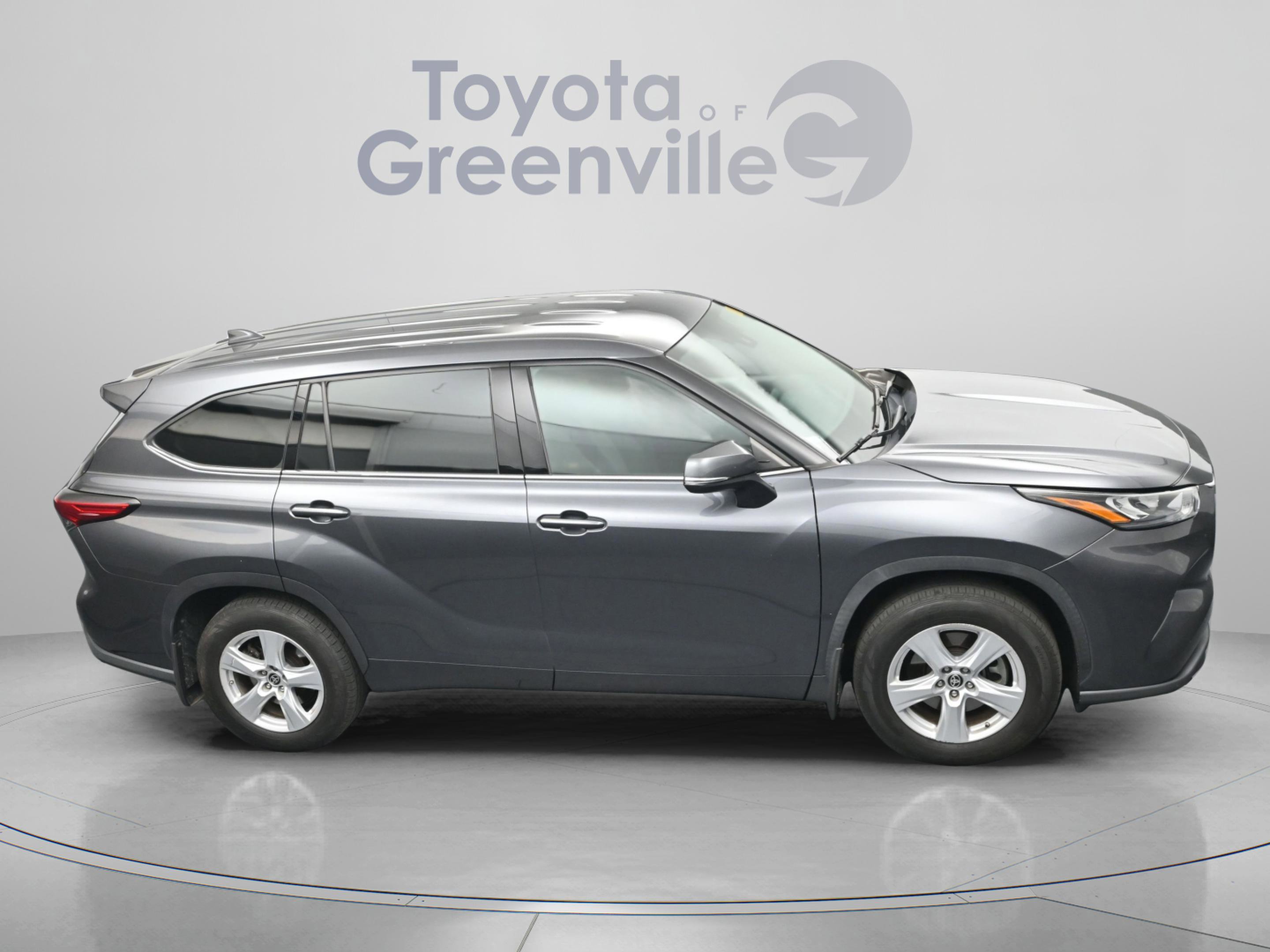 Used 2020 Toyota Highlander LE image 18