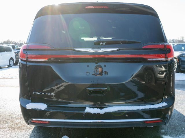 New 2026 Chrysler Pacifica Select image 6