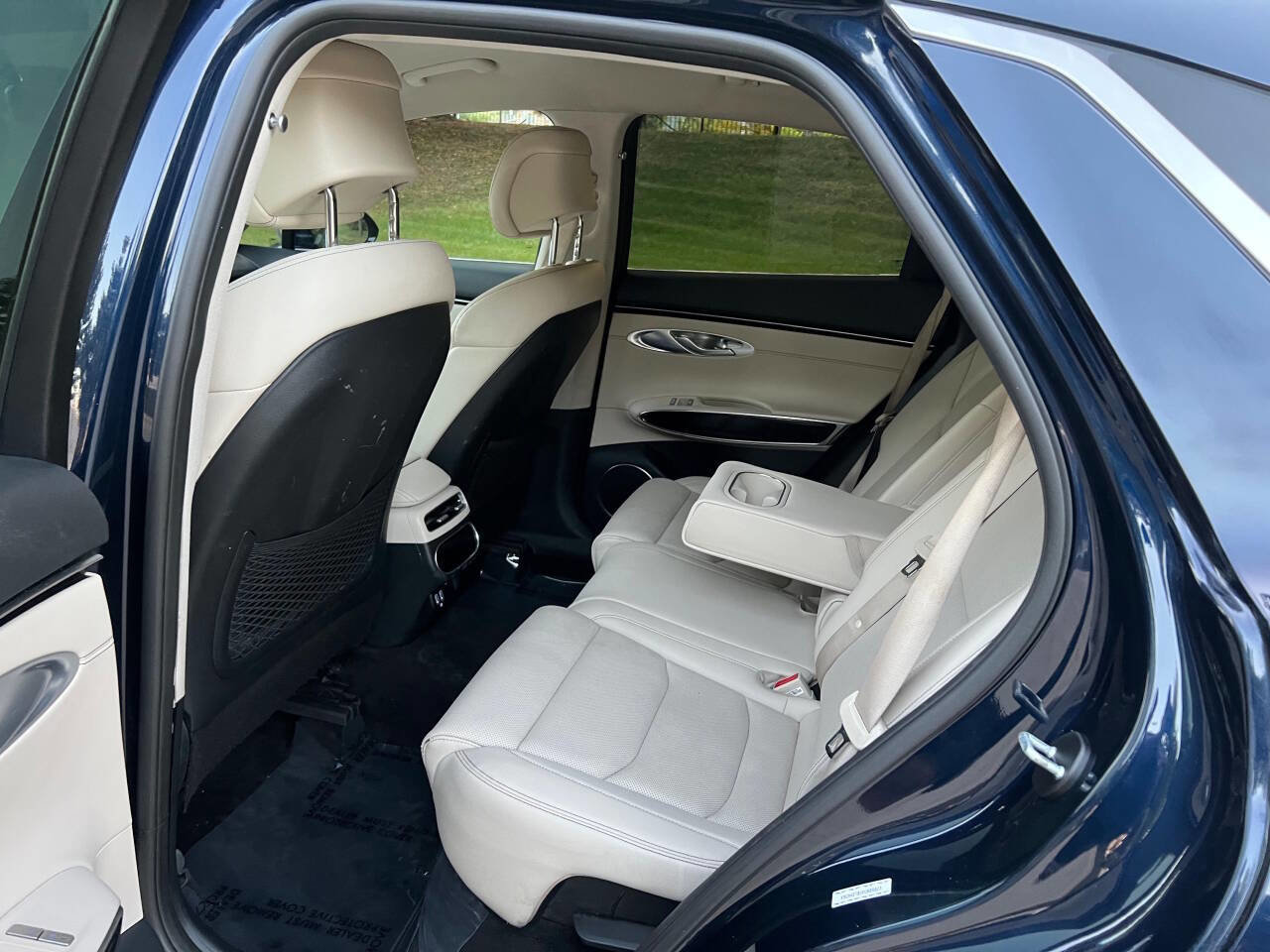 Used 2023 Genesis GV70 2.5T AWD/4WD image 8