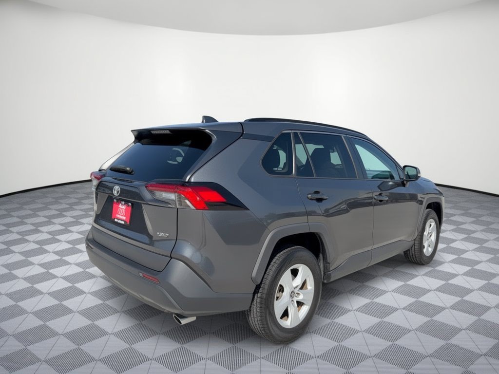 Used 2021 Toyota RAV4 XLE FWD image 9