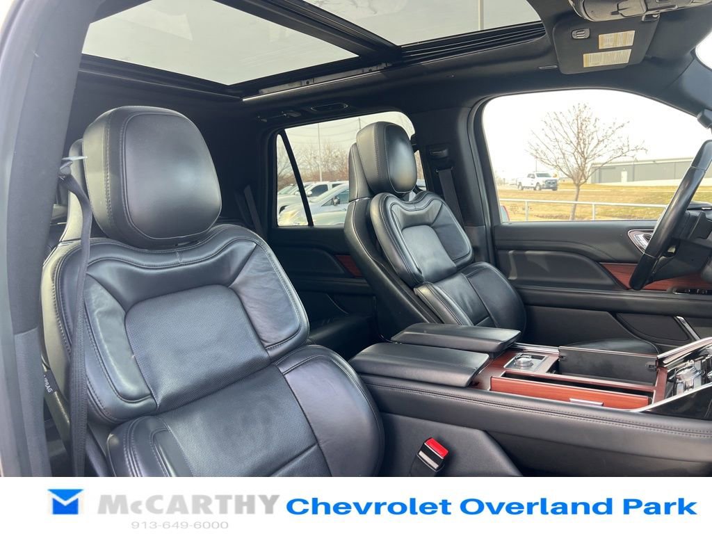 Used 2023 Lincoln Navigator Reserve AWD/4WD image 33