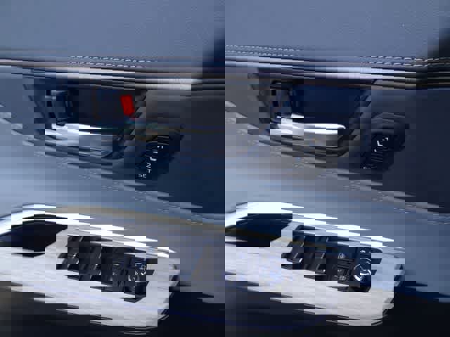 Used 2023 Toyota Venza Limited image 16