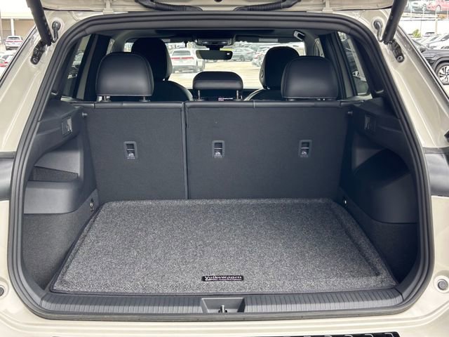 New 2026 Volkswagen Tiguan SE R-Line FWD image 22