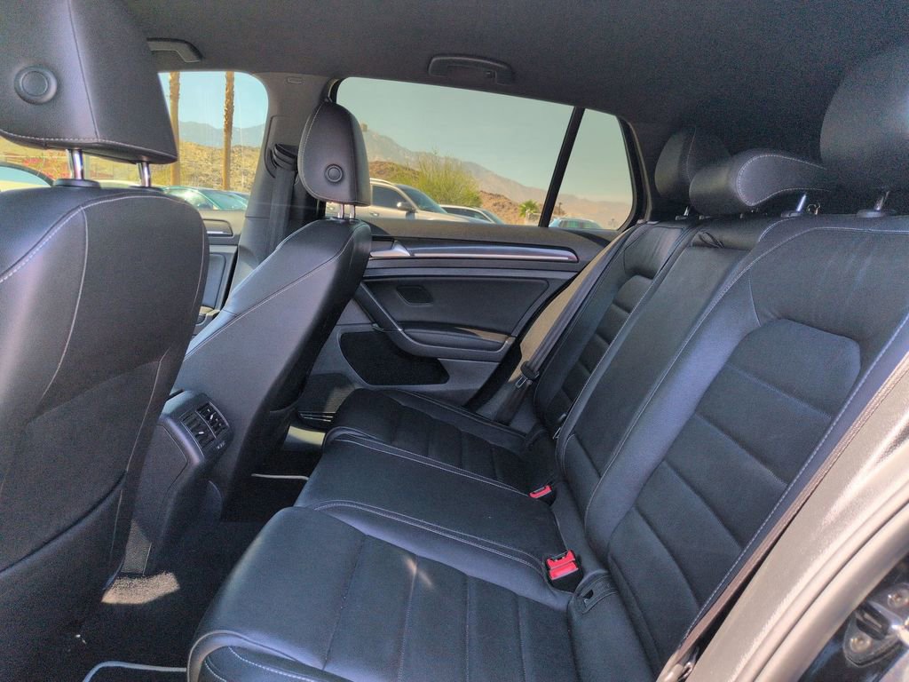 Used 2017 Volkswagen Golf R 4-Door image 17