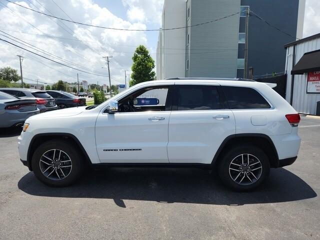 Used 2019 Jeep Grand Cherokee Limited AWD/4WD image 4