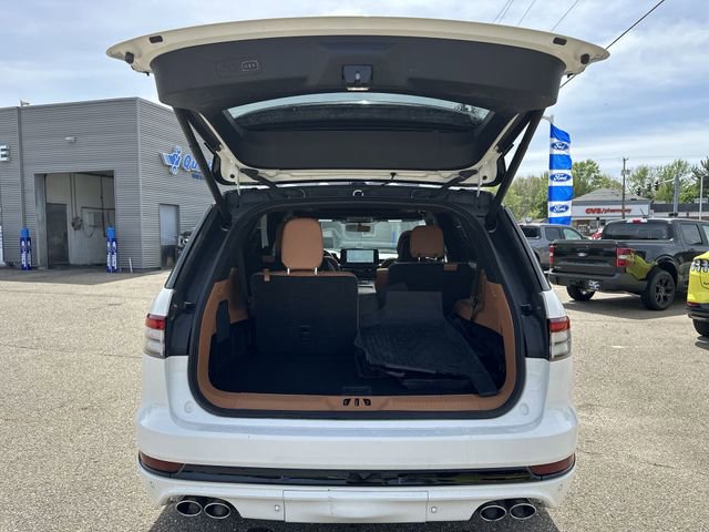 Used 2025 Lincoln Aviator Black Label w/ Black Label Special Edition AWD/4WD image 23