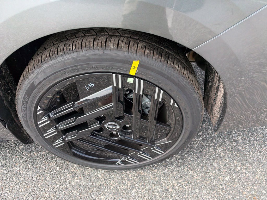 New 2027 Nissan Sentra SR w/ SR Premium Package FWD image 18