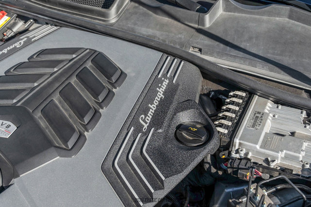 Used 2021 Lamborghini Urus image 18