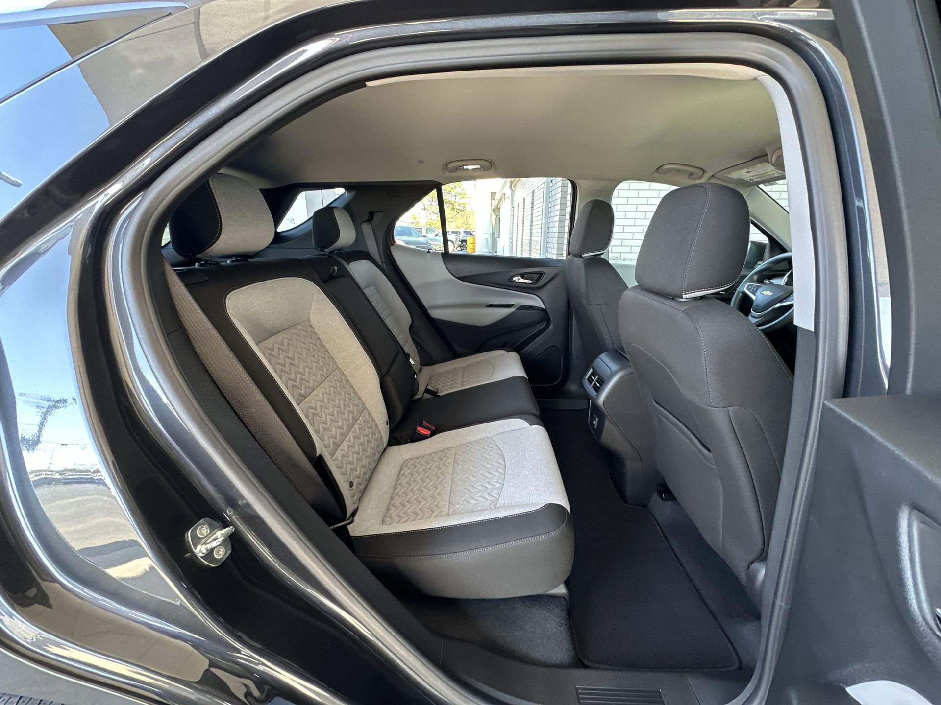 Used 2022 Chevrolet Equinox LS w/ LS Convenience Package FWD image 25