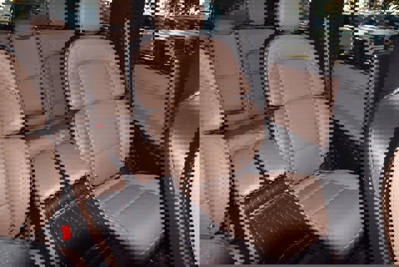 Certified 2025 Lincoln Navigator Black Label image 24