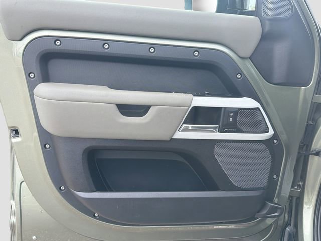 Used 2021 Land Rover Defender 110 S image 21