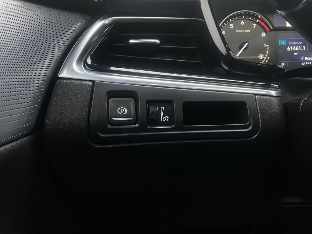 Used 2023 Cadillac XT6 Premium Luxury image 13