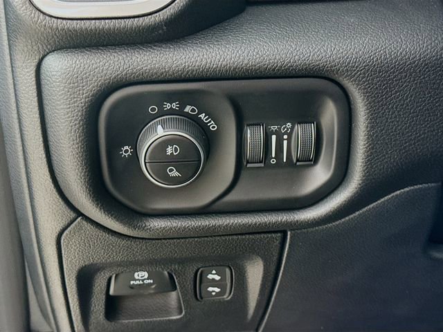 New 2026 RAM 1500 4x4 Crew Cab image 10