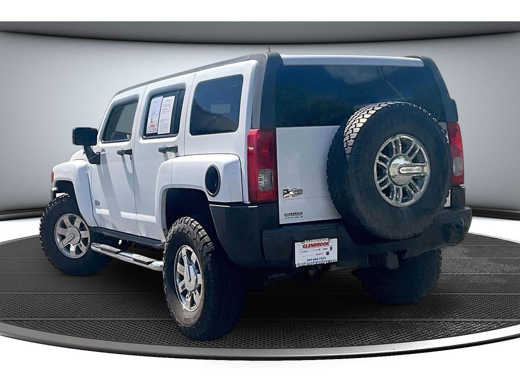 Used 2007 HUMMER H3 image 2