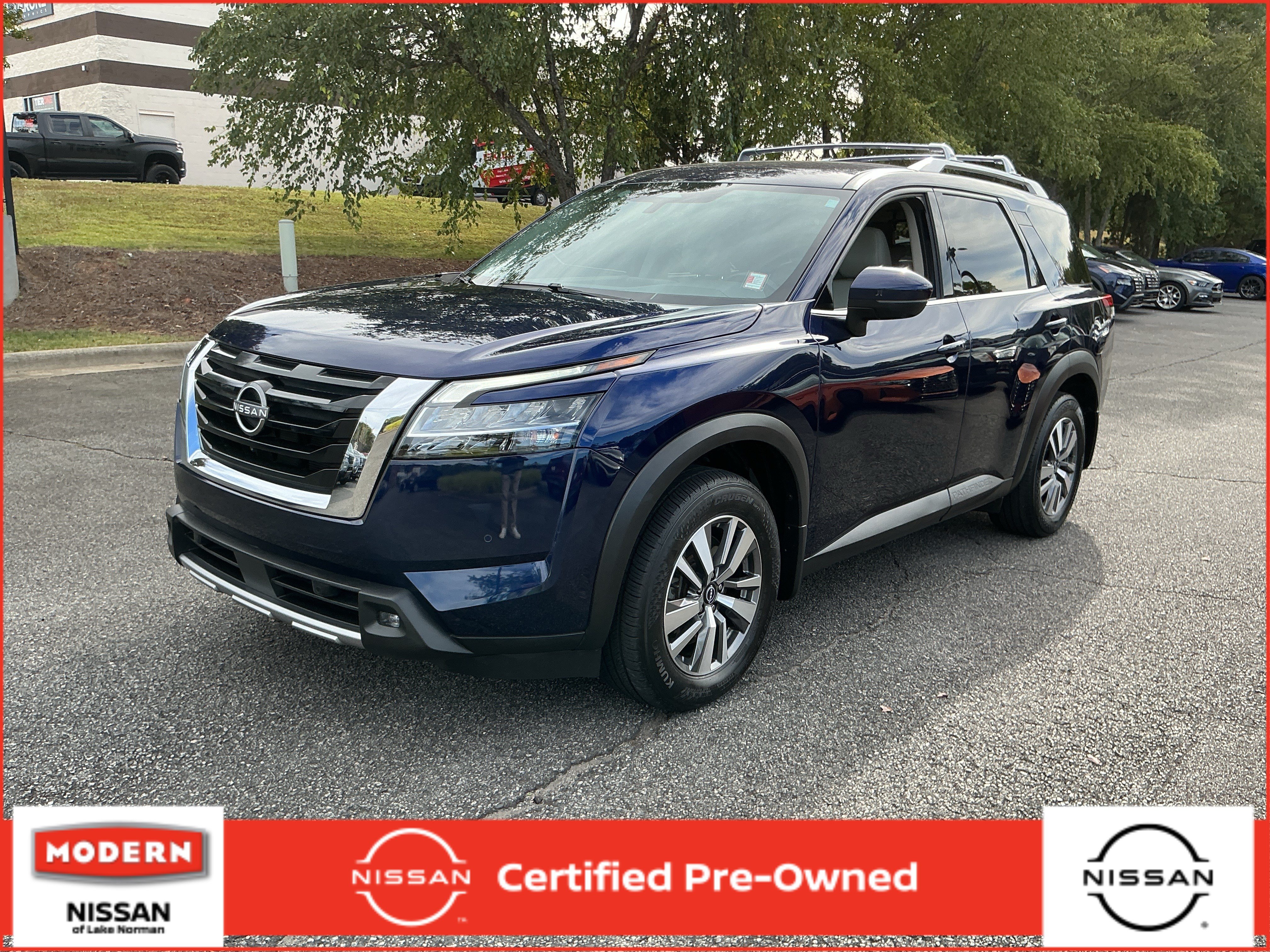 Certified 2022 Nissan Pathfinder SL FWD image 1
