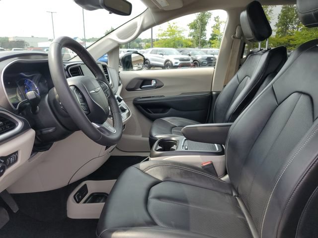 Used 2024 Chrysler Pacifica Limited FWD image 8