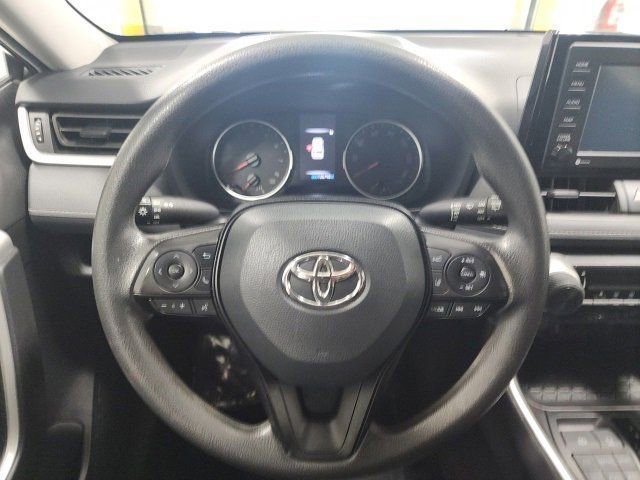 Used 2022 Toyota RAV4 LE image 24