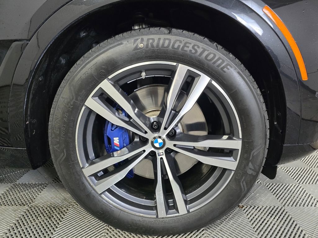 Certified 2024 BMW X7 M60i w/ Executive Package image 3