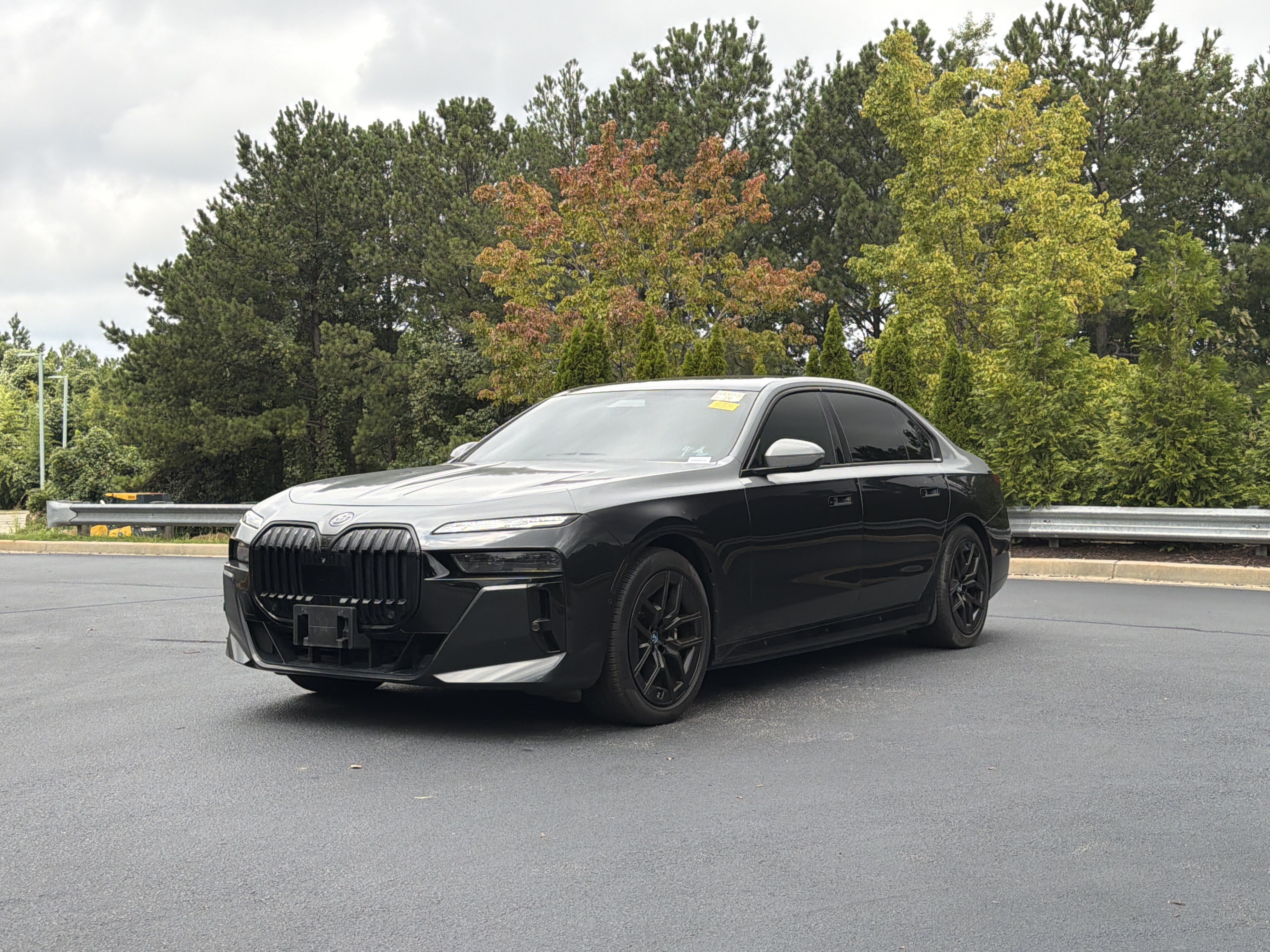 Used 2023 BMW i7 xDrive60 AWD/4WD image 10