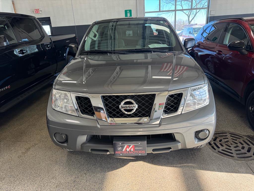Used 2019 Nissan Frontier SV image 2