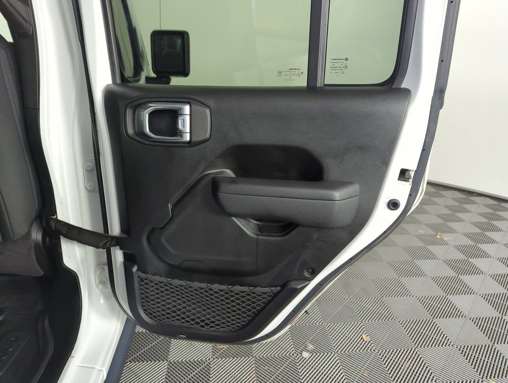 Used 2022 Jeep Gladiator Willys image 30